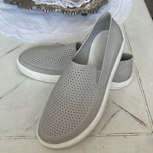 Crocs rubber sneakers Women’s size 9